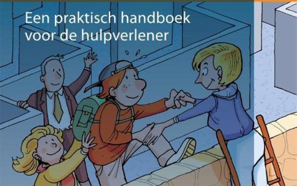 cover: tekening van iemand op ladder die iemand uit een huis helpt klimmen